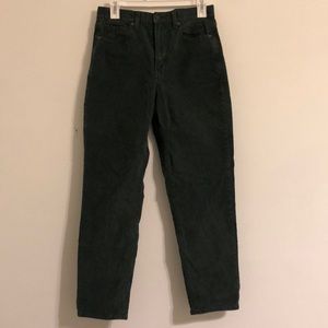 💰3/$30 Green corduroy American Eagle Mom Jeans